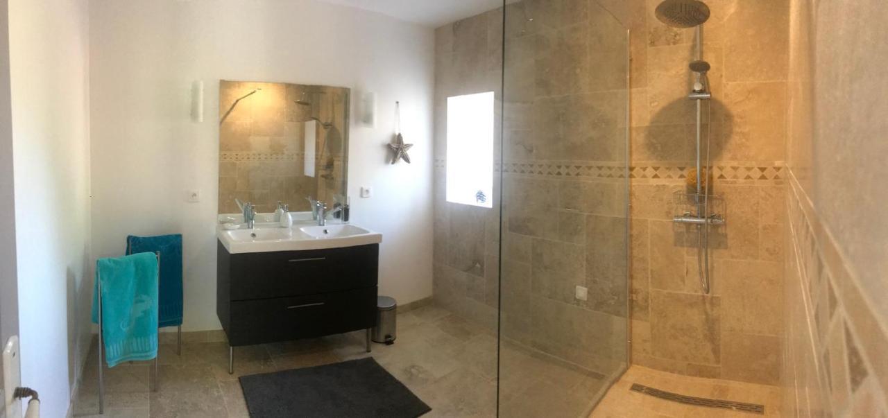 Chambres d hôtes de charme dans Mas La Souvine du 17ème, chambres climatisées Bédarrides Exterior foto