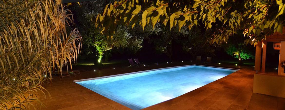 Chambres d hôtes de charme dans Mas La Souvine du 17ème, chambres climatisées Bédarrides Exterior foto