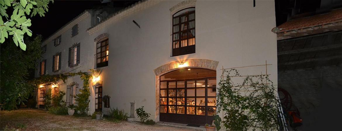 Chambres d hôtes de charme dans Mas La Souvine du 17ème, chambres climatisées Bédarrides Exterior foto