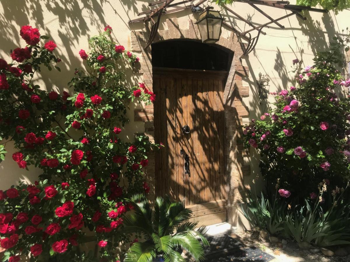 Chambres d hôtes de charme dans Mas La Souvine du 17ème, chambres climatisées Bédarrides Exterior foto