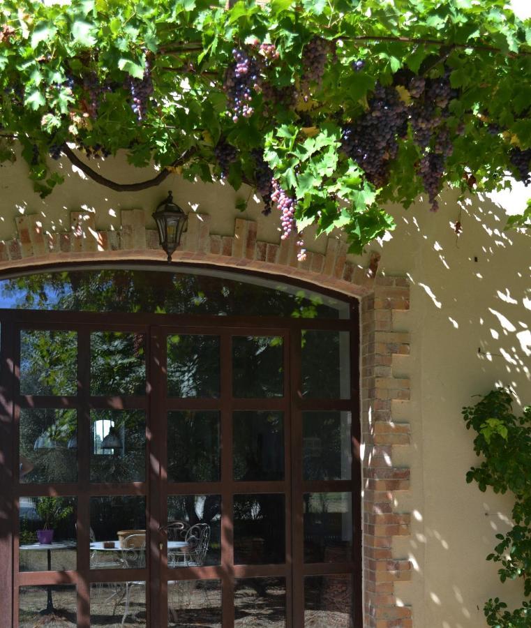 Chambres d hôtes de charme dans Mas La Souvine du 17ème, chambres climatisées Bédarrides Exterior foto