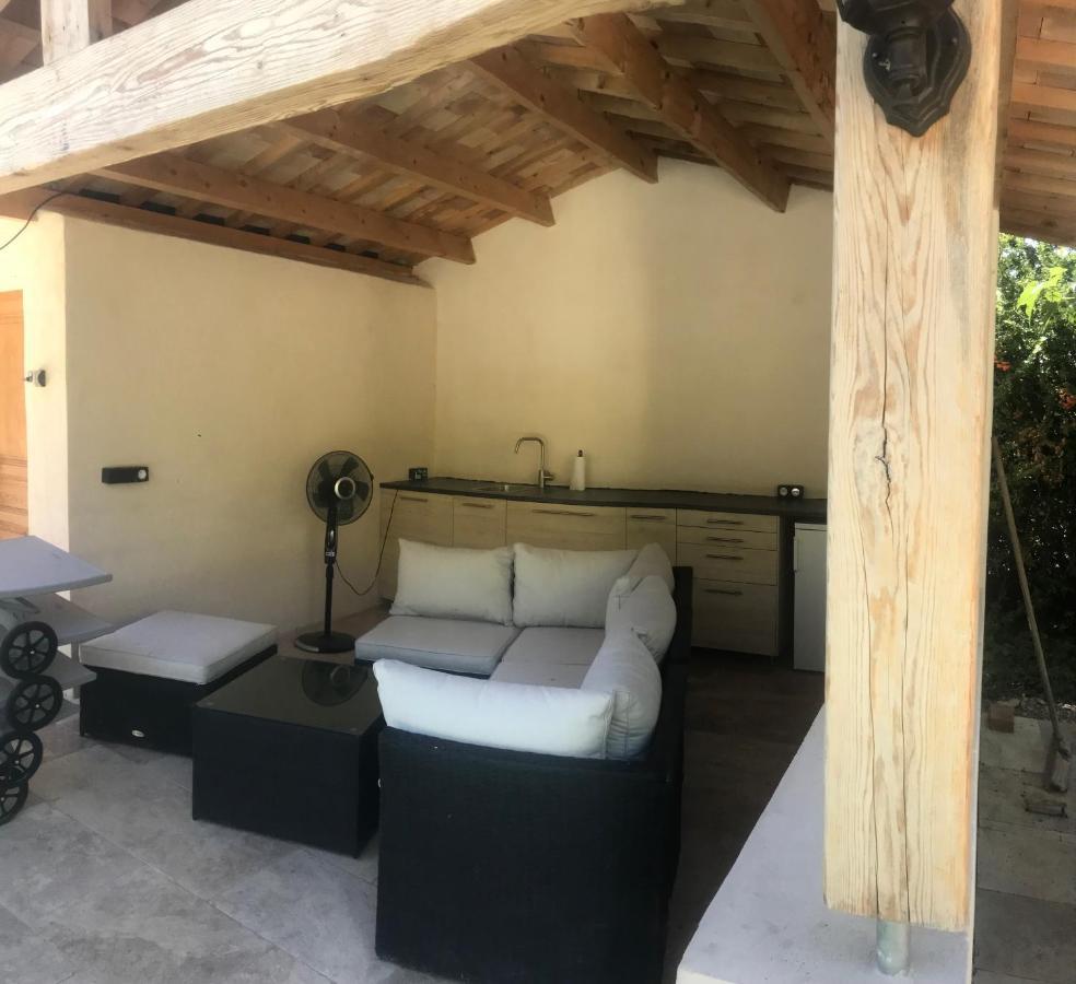 Chambres d hôtes de charme dans Mas La Souvine du 17ème, chambres climatisées Bédarrides Exterior foto