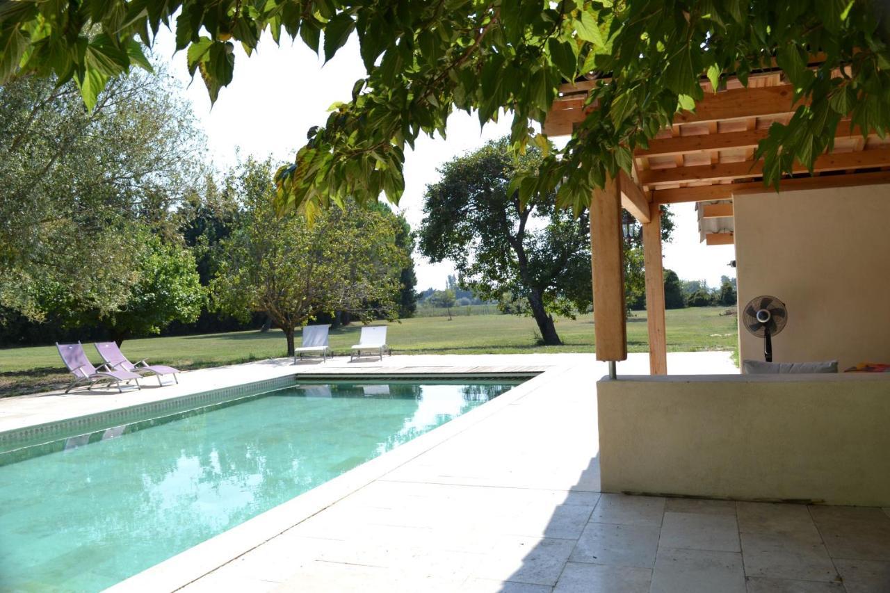Chambres d hôtes de charme dans Mas La Souvine du 17ème, chambres climatisées Bédarrides Exterior foto