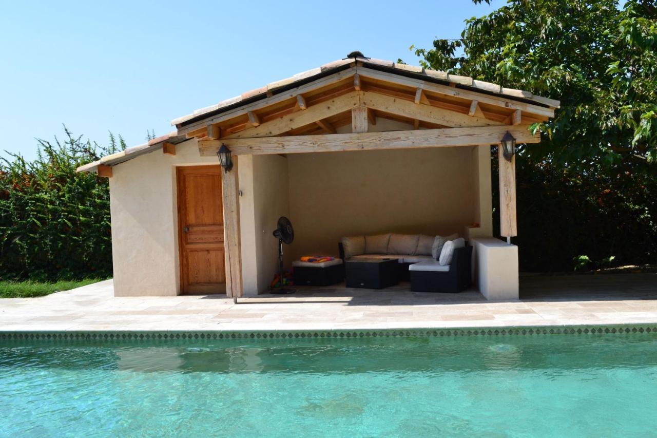 Chambres d hôtes de charme dans Mas La Souvine du 17ème, chambres climatisées Bédarrides Exterior foto