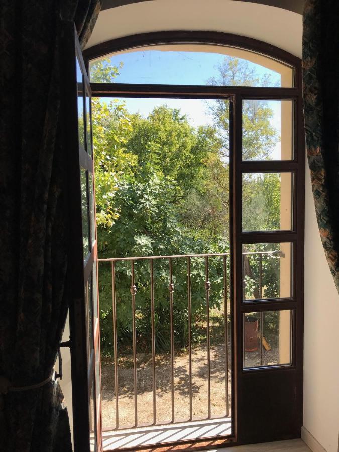 Chambres d hôtes de charme dans Mas La Souvine du 17ème, chambres climatisées Bédarrides Exterior foto